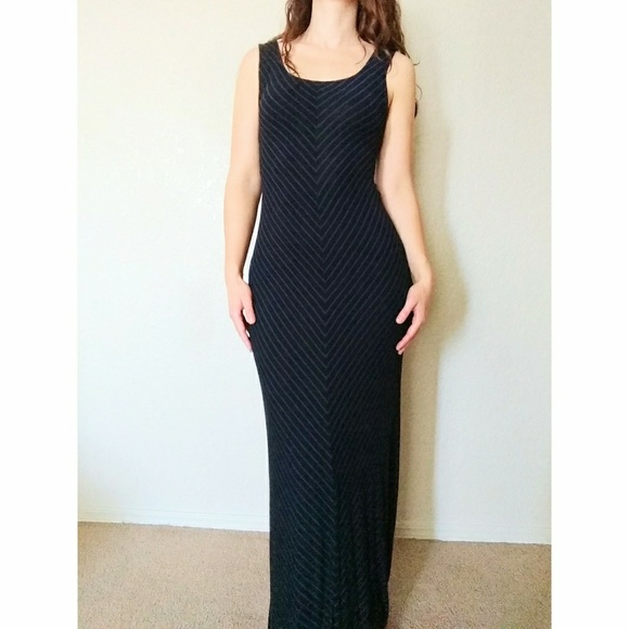 Merona Dresses & Skirts - Body hugging Merona maxi dress
